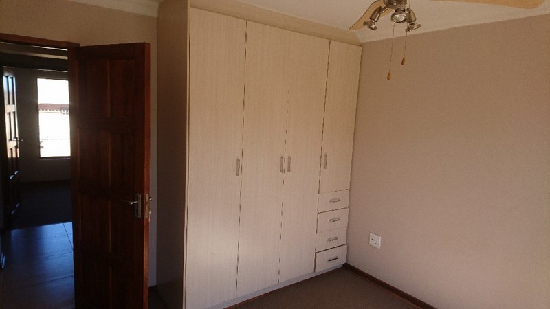 To Let 3 Bedroom Property for Rent in Hillside Free State